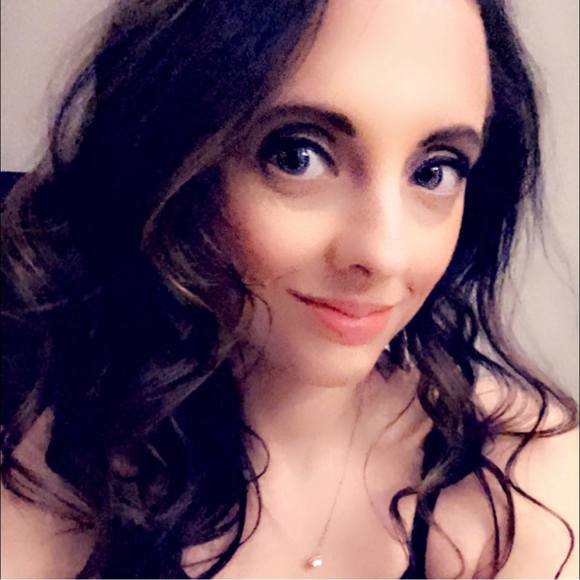 Meet your Posher, Nikki - Picture 1 of 1